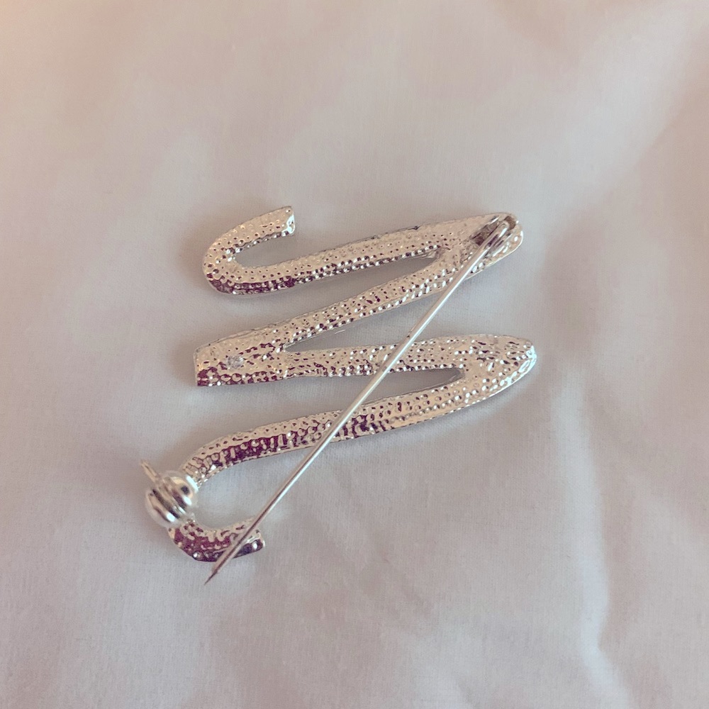 M crystal initial pin/brooch - Picture 3 of 4